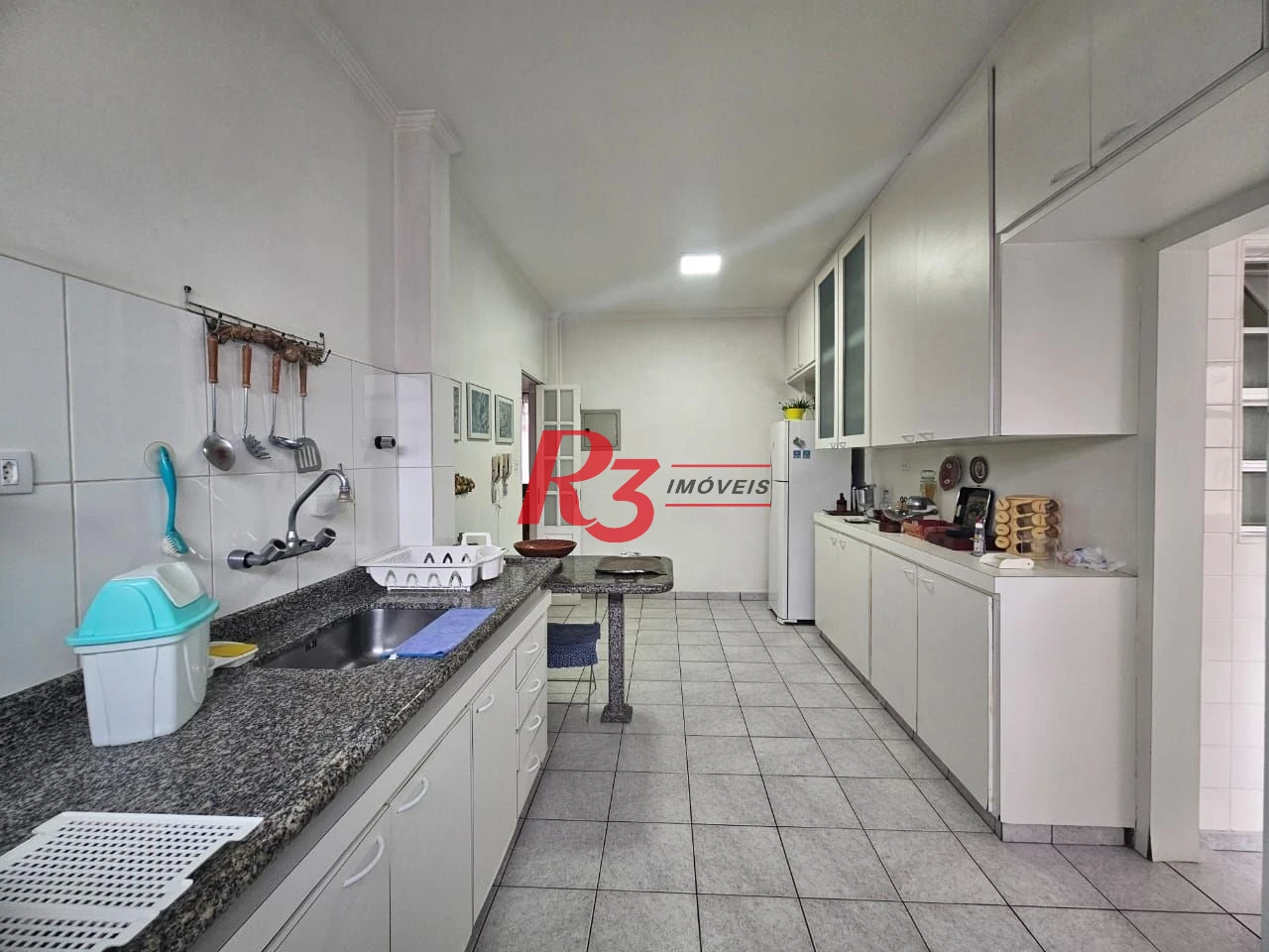 Apartamento com 3 dormitórios à venda, 190 m² por R$ 930.000,00 - Gonzaga - Santos/SP