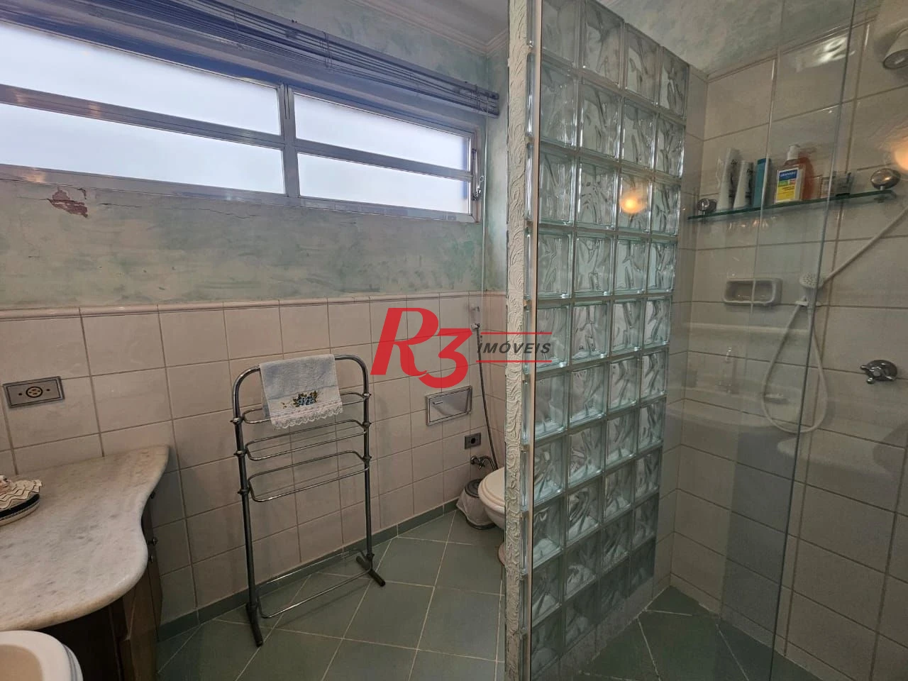 Apartamento com 3 dormitórios à venda, 190 m² por R$ 930.000,00 - Gonzaga - Santos/SP