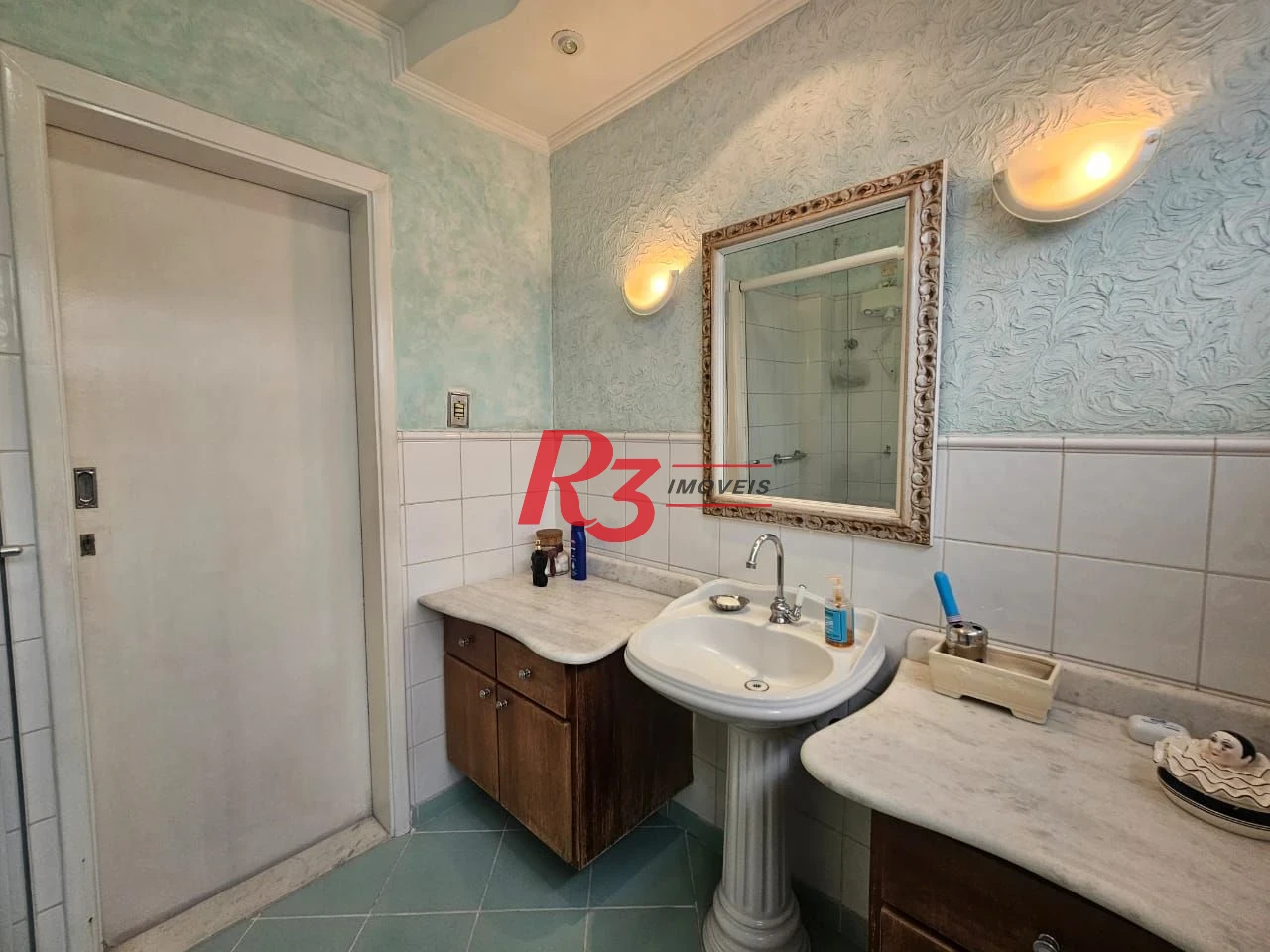 Apartamento com 3 dormitórios à venda, 190 m² por R$ 930.000,00 - Gonzaga - Santos/SP
