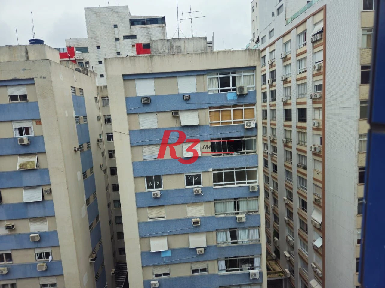 Apartamento com 3 dormitórios à venda, 190 m² por R$ 930.000,00 - Gonzaga - Santos/SP