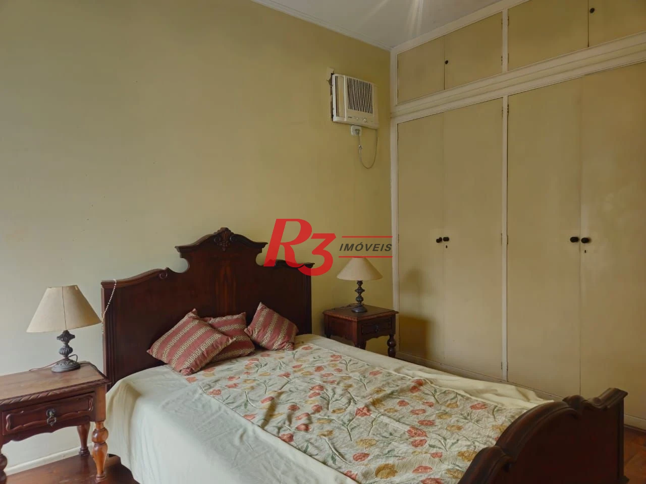 Apartamento com 3 dormitórios à venda, 190 m² por R$ 930.000,00 - Gonzaga - Santos/SP