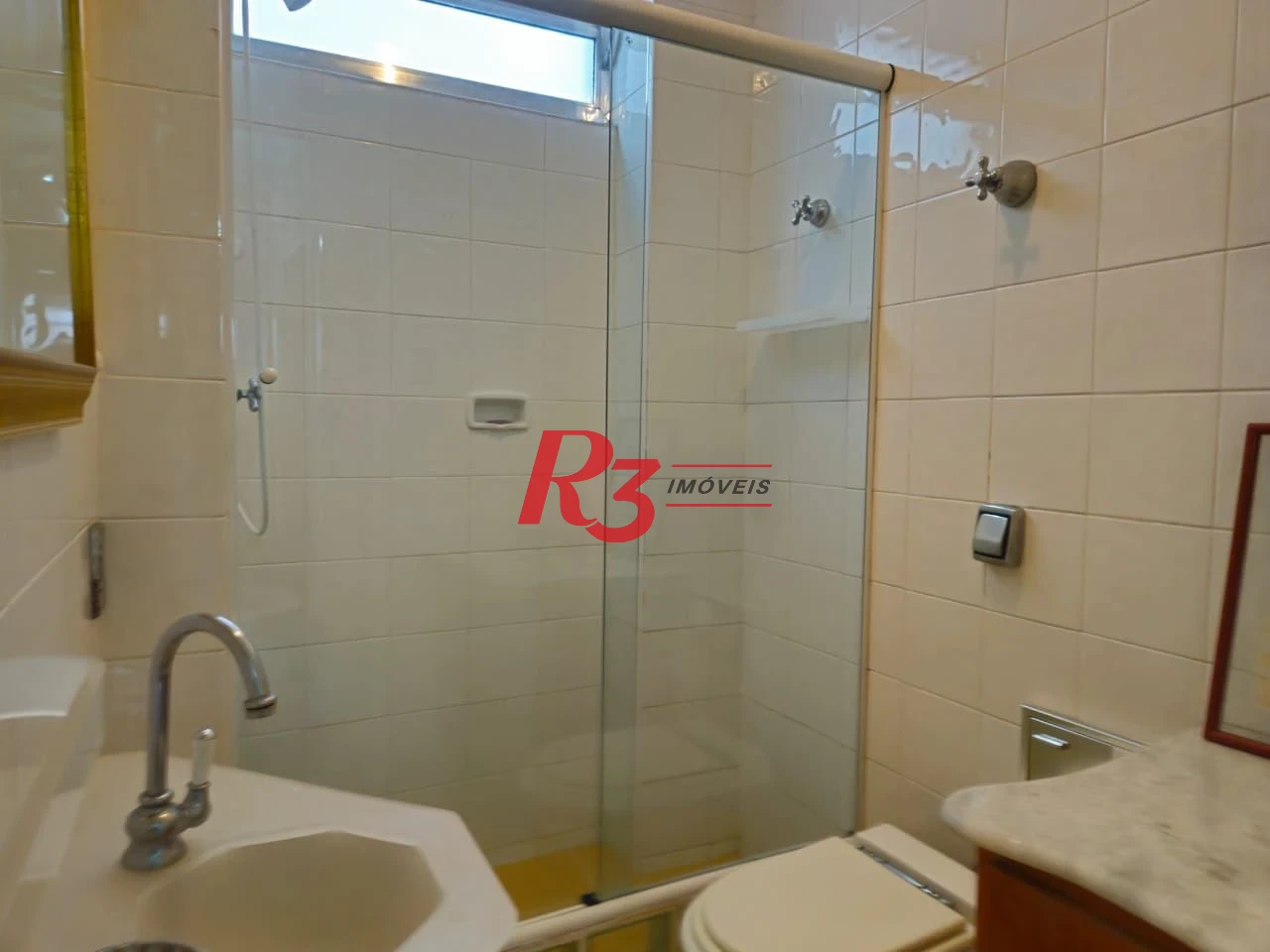 Apartamento com 3 dormitórios à venda, 190 m² por R$ 930.000,00 - Gonzaga - Santos/SP