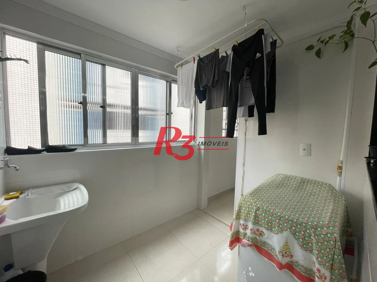 Apartamento com 2 dormitórios à venda, 110 m² por R$ 870.000,00 - Pompéia - Santos/SP