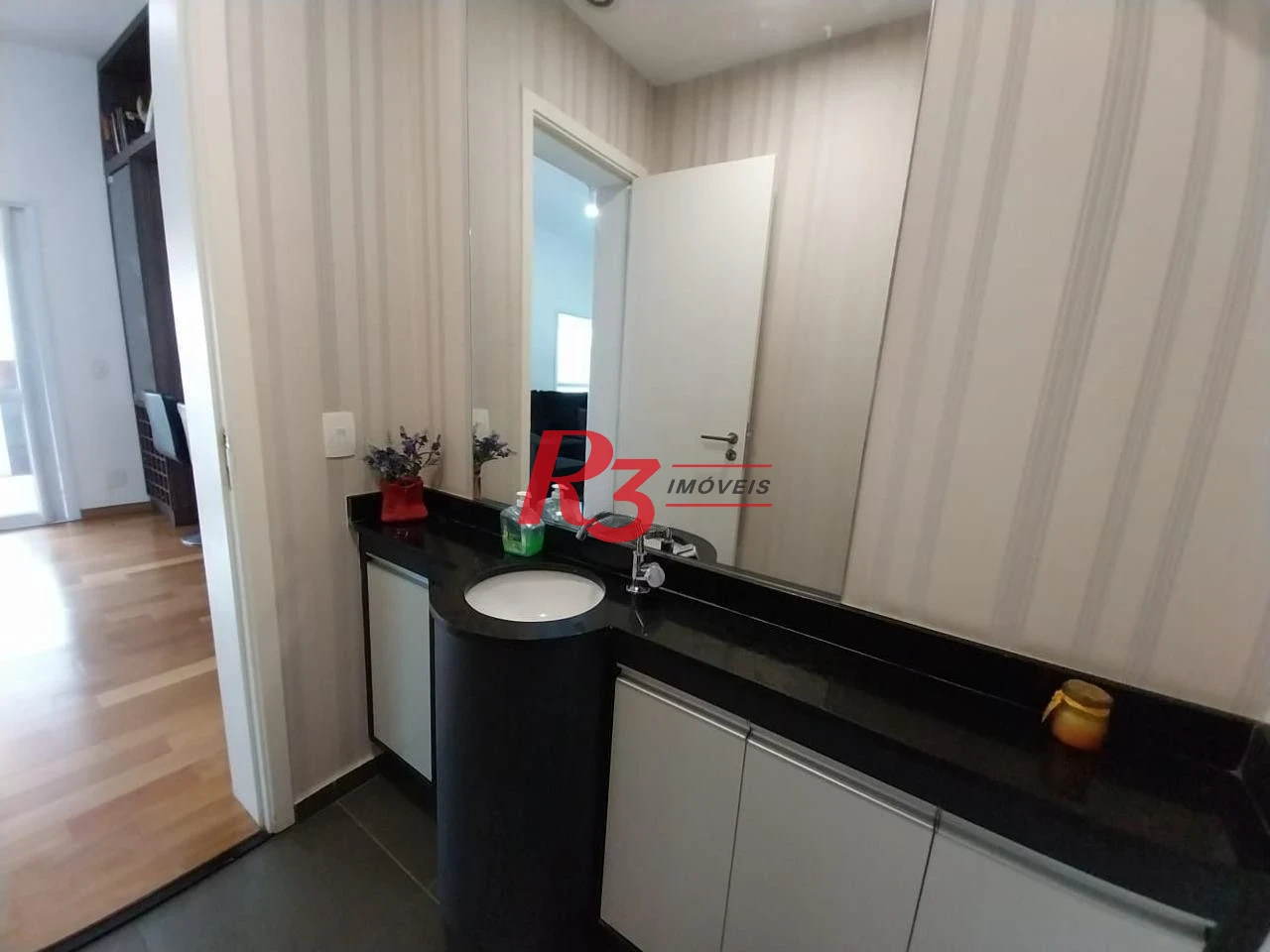 Apartamento Duplex com 2 dormitórios à venda, 121 m² por R$ 1.490.000,00 - Gonzaga - Santos/SP