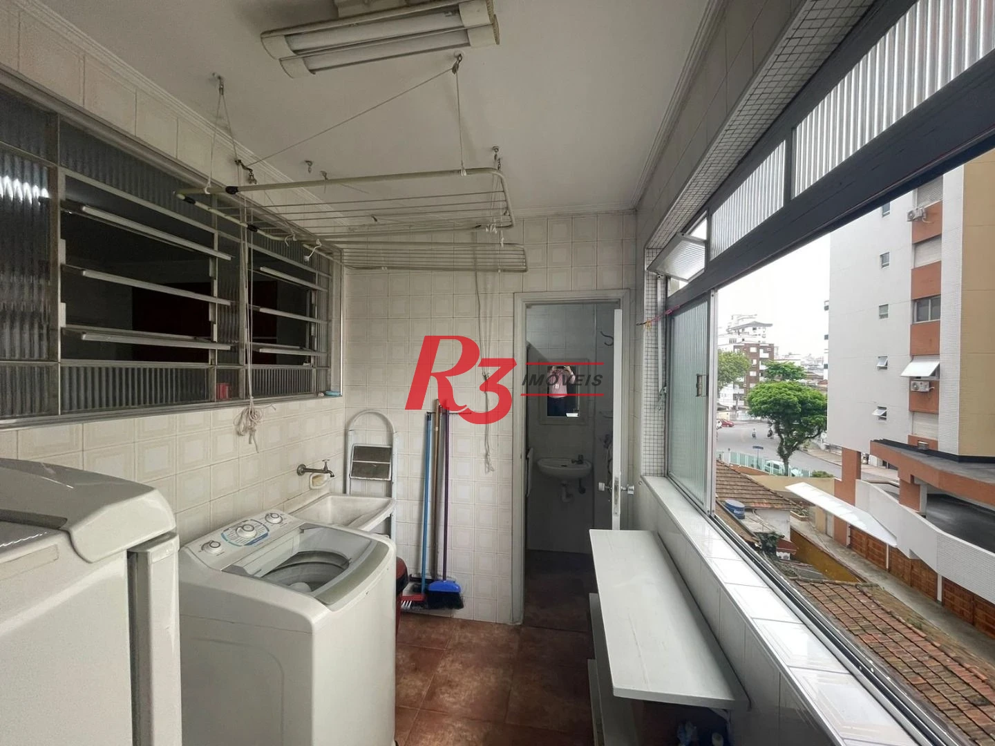 Apartamento com 2 dormitórios à venda, 100 m² por R$ 590.000,00 - Embaré - Santos/SP
