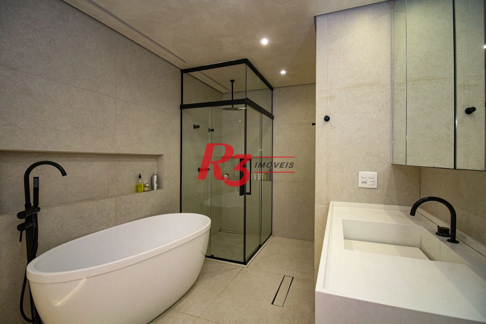 Apartamento com 2 dormitórios à venda, 83 m² por R$ 1.550.000,00 - Boqueirão - Santos/SP
