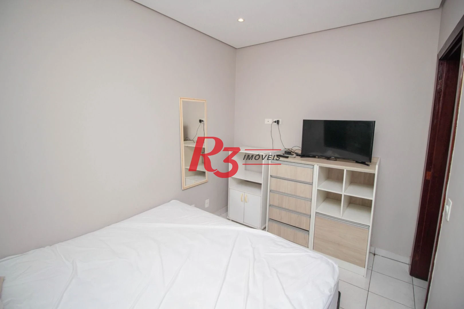 Sobrado com 4 dormitórios para alugar, 236 m² por R$ 18.104,17/mês - Embaré - Santos/SP