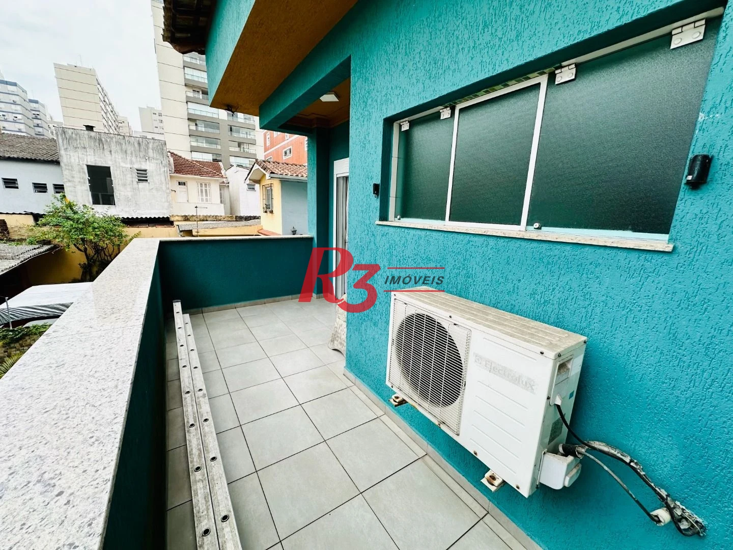 Sobrado com 4 dormitórios para alugar, 236 m² por R$ 18.104,17/mês - Embaré - Santos/SP