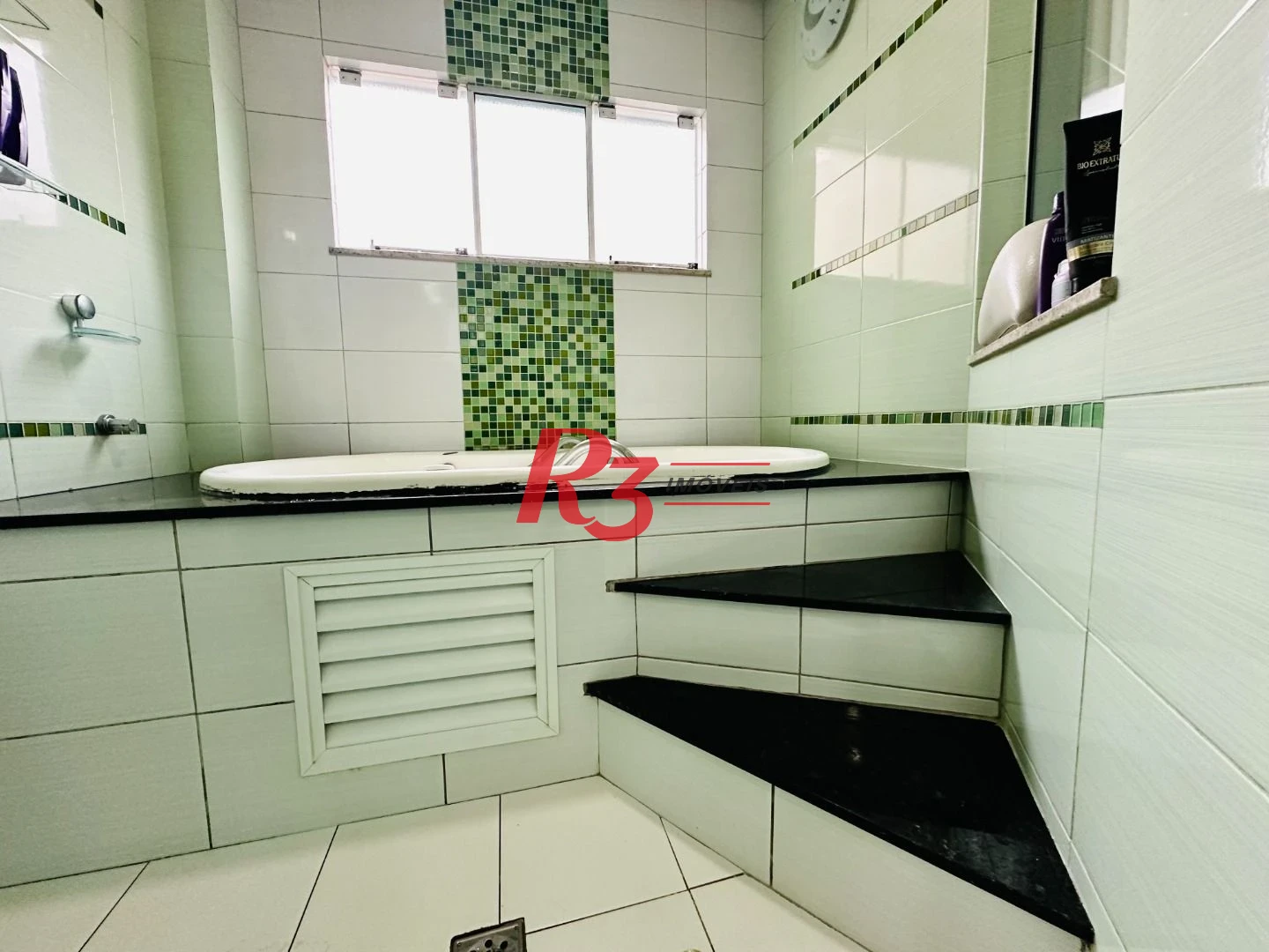 Sobrado com 4 dormitórios para alugar, 236 m² por R$ 18.104,17/mês - Embaré - Santos/SP