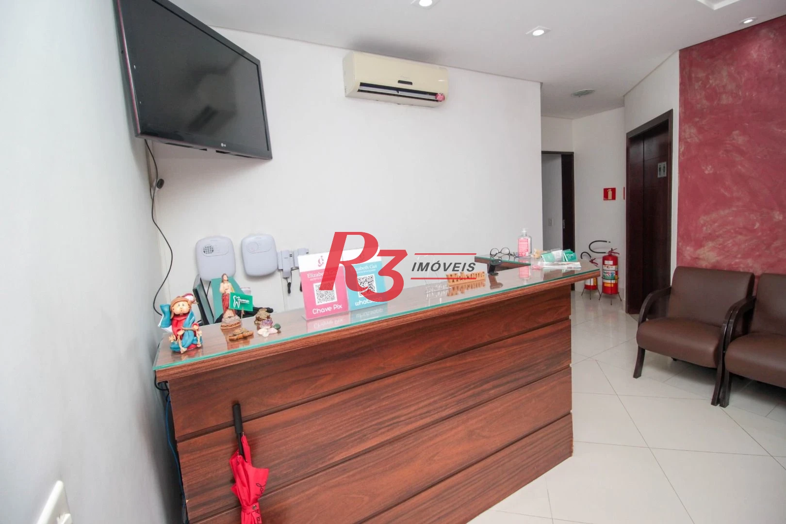 Sobrado com 4 dormitórios para alugar, 236 m² por R$ 18.104,17/mês - Embaré - Santos/SP