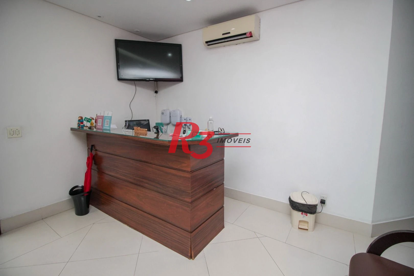 Sobrado com 4 dormitórios para alugar, 236 m² por R$ 18.104,17/mês - Embaré - Santos/SP