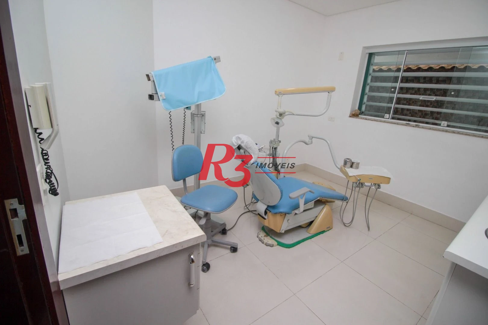 Sobrado com 4 dormitórios para alugar, 236 m² por R$ 18.104,17/mês - Embaré - Santos/SP