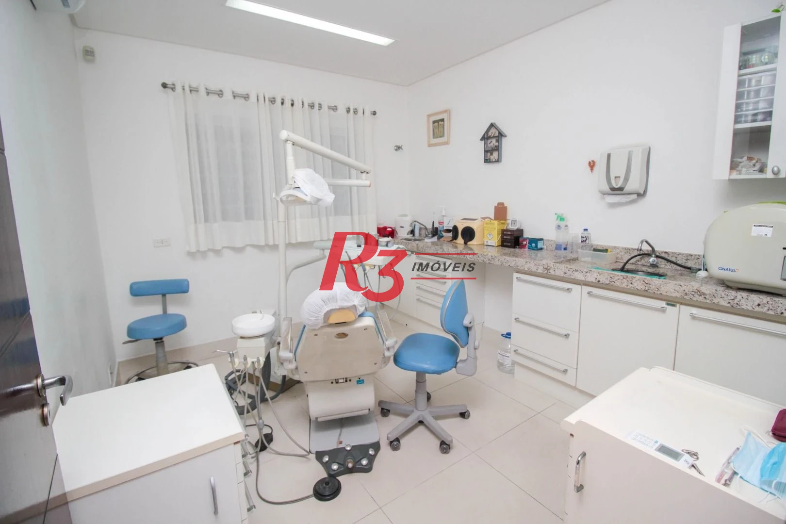 Sobrado com 4 dormitórios para alugar, 236 m² por R$ 18.104,17/mês - Embaré - Santos/SP