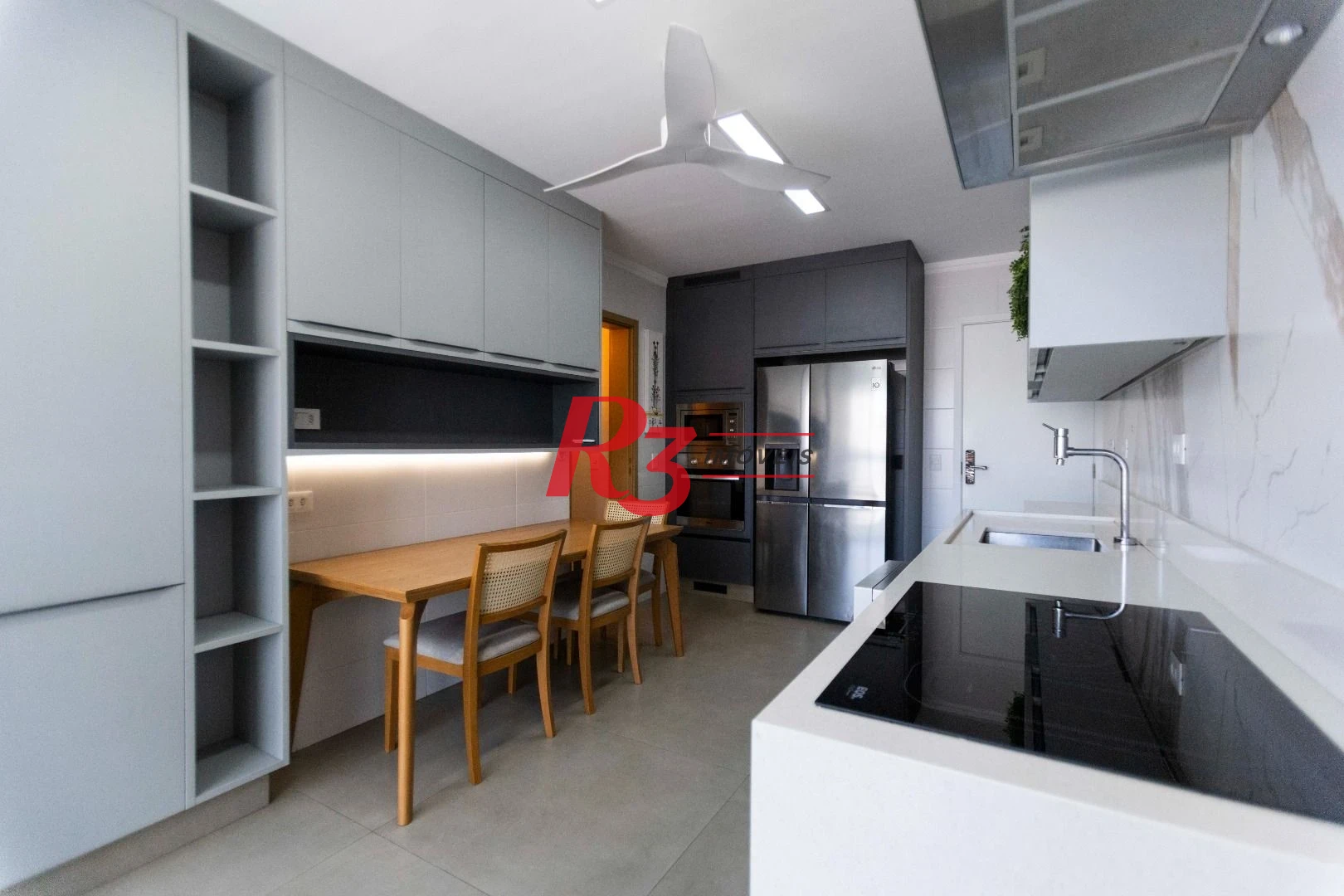 Apartamento com 3 dormitórios para alugar, 134 m² por R$ 12.500,02/mês - Gonzaga - Santos/SP