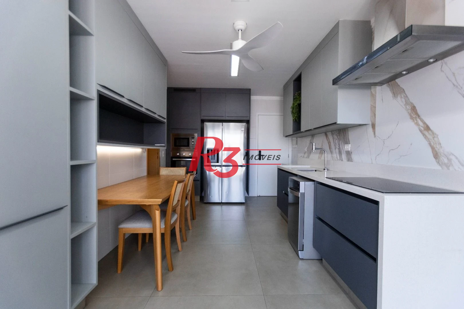 Apartamento com 3 dormitórios para alugar, 134 m² por R$ 12.500,02/mês - Gonzaga - Santos/SP