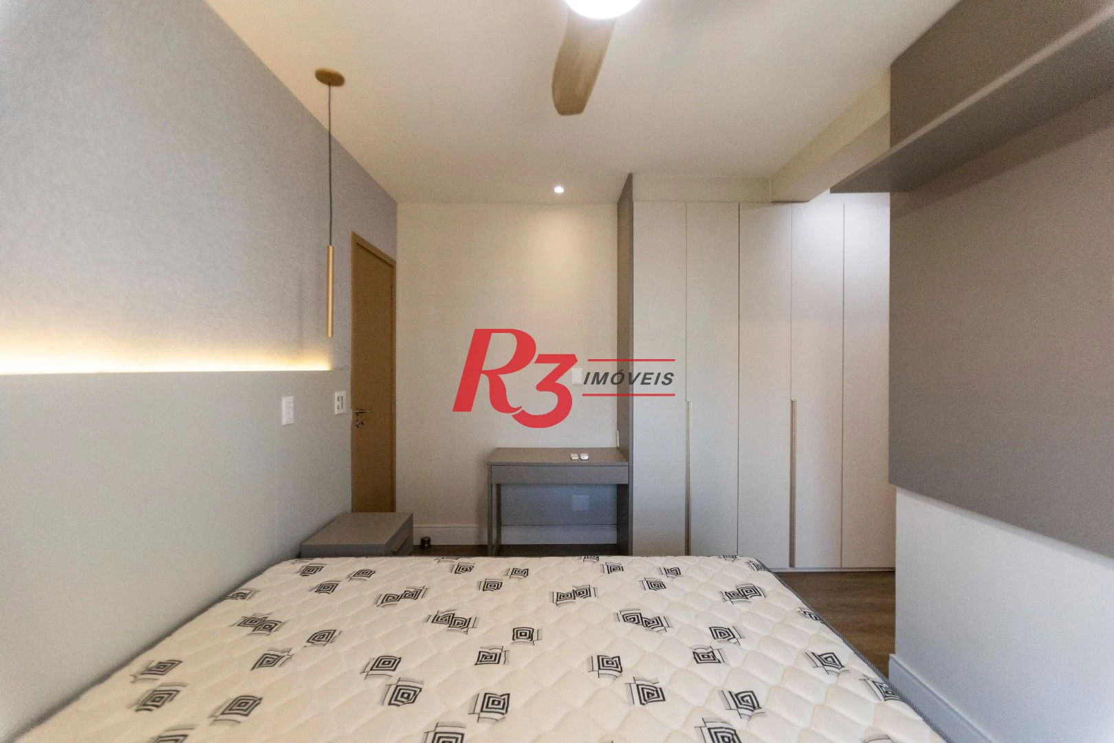Apartamento com 3 dormitórios para alugar, 134 m² por R$ 12.500,02/mês - Gonzaga - Santos/SP