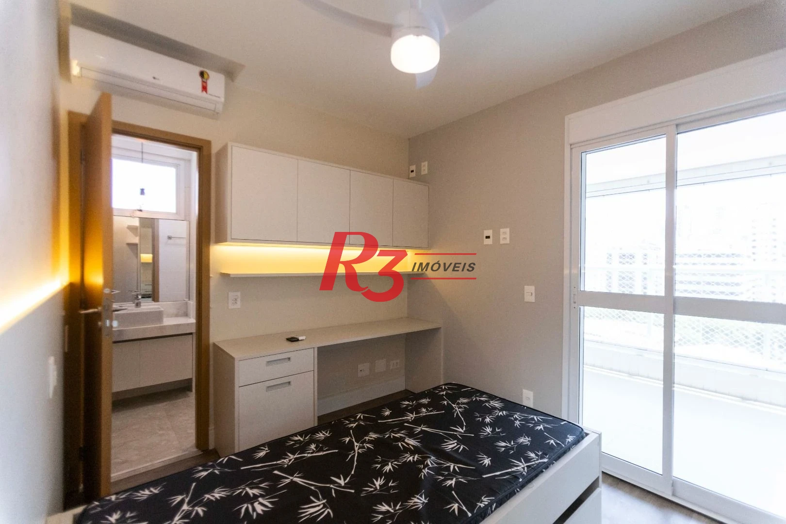 Apartamento com 3 dormitórios para alugar, 134 m² por R$ 12.500,02/mês - Gonzaga - Santos/SP