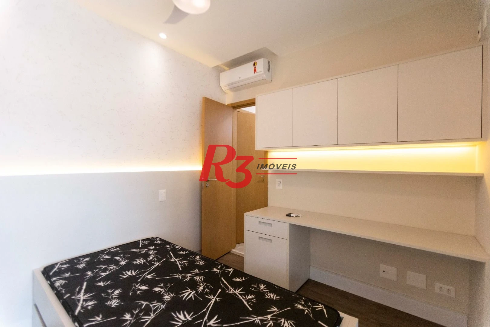 Apartamento com 3 dormitórios para alugar, 134 m² por R$ 12.500,02/mês - Gonzaga - Santos/SP