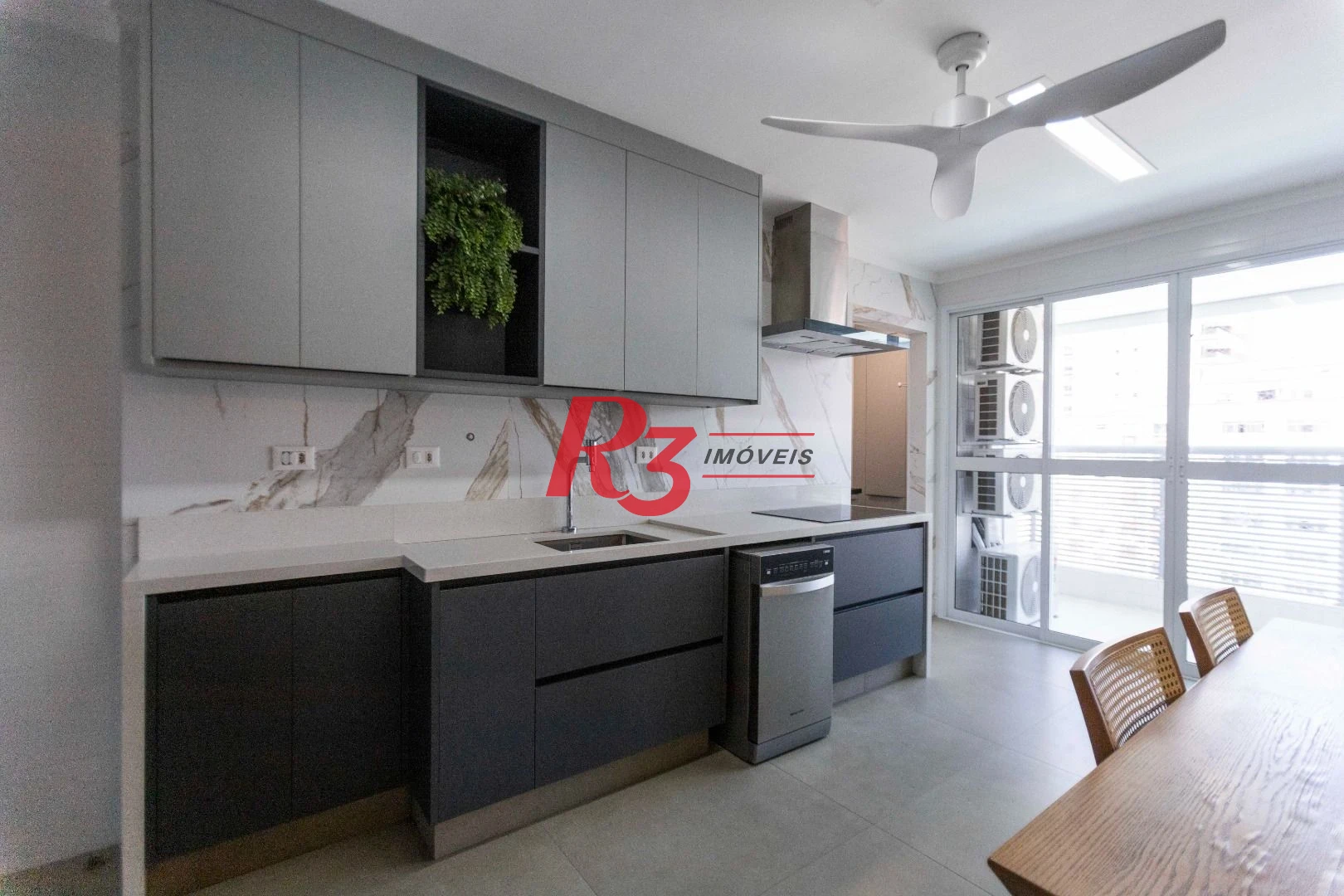 Apartamento com 3 dormitórios para alugar, 134 m² por R$ 12.500,02/mês - Gonzaga - Santos/SP