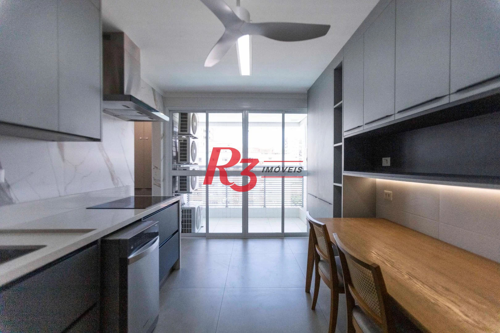 Apartamento com 3 dormitórios para alugar, 134 m² por R$ 12.500,02/mês - Gonzaga - Santos/SP
