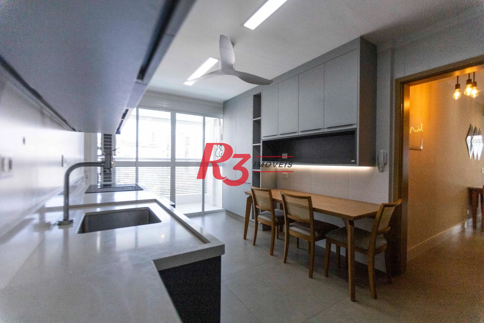 Apartamento com 3 dormitórios para alugar, 134 m² por R$ 12.500,02/mês - Gonzaga - Santos/SP