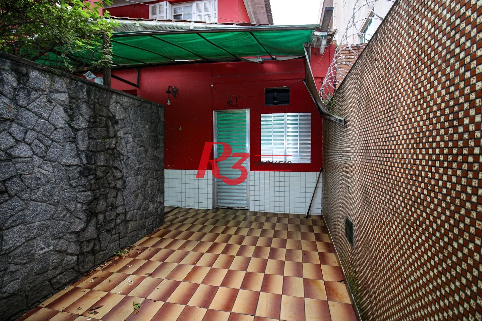 Casa com 9 dormitórios para alugar, 250 m² por R$ 15.890,00/mês - Encruzilhada - Santos/SP