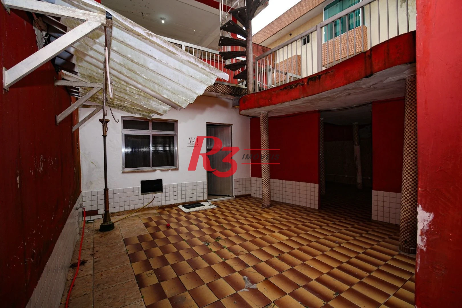Casa com 9 dormitórios para alugar, 250 m² por R$ 15.890,00/mês - Encruzilhada - Santos/SP
