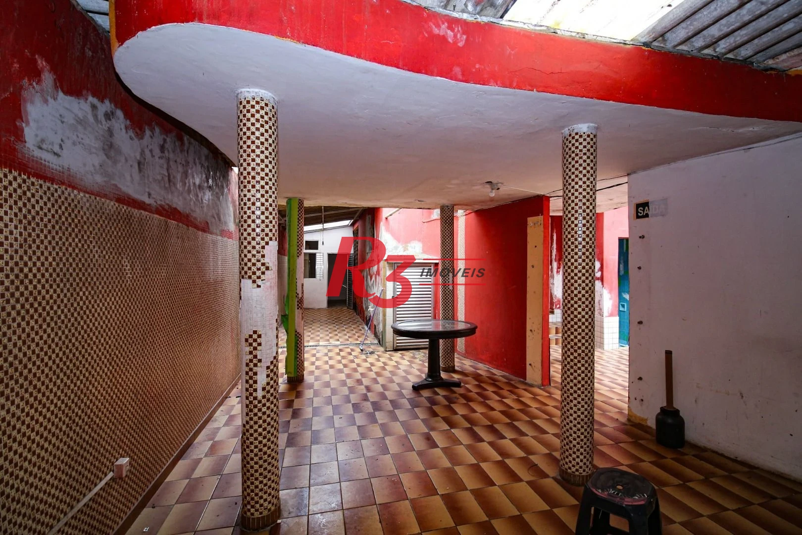 Casa com 9 dormitórios para alugar, 250 m² por R$ 15.890,00/mês - Encruzilhada - Santos/SP