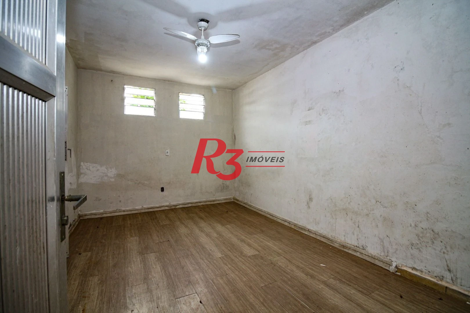 Casa com 9 dormitórios para alugar, 250 m² por R$ 15.890,00/mês - Encruzilhada - Santos/SP