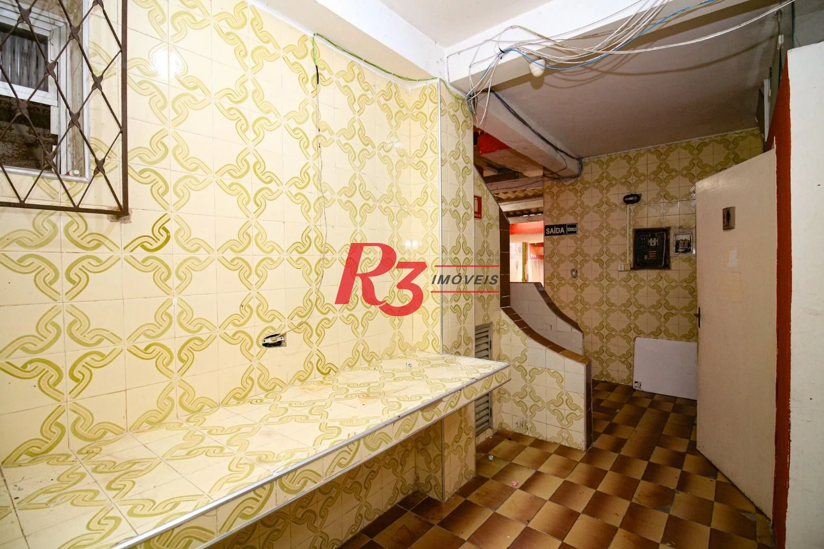 Casa com 9 dormitórios para alugar, 250 m² por R$ 15.890,00/mês - Encruzilhada - Santos/SP