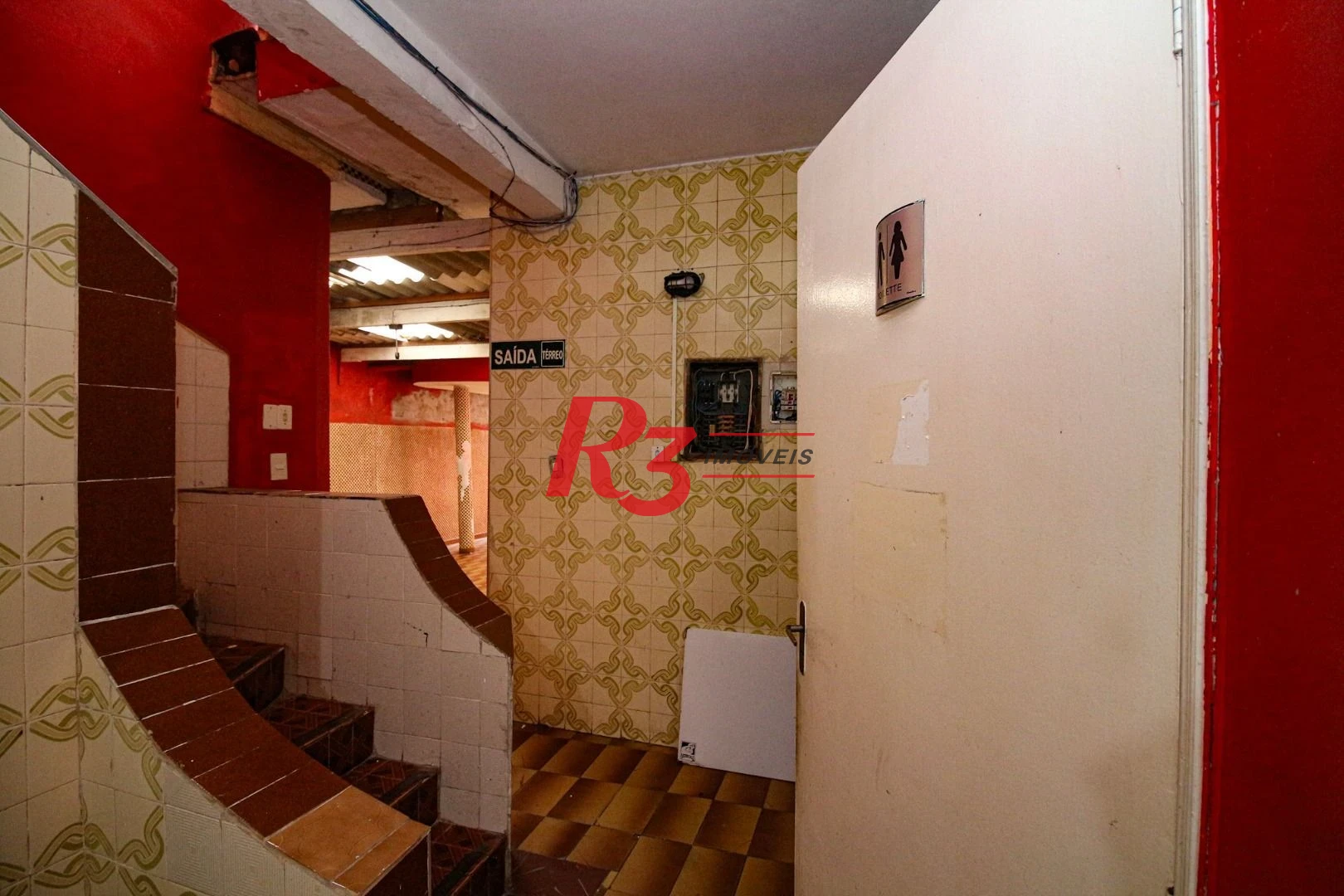 Casa com 9 dormitórios para alugar, 250 m² por R$ 15.890,00/mês - Encruzilhada - Santos/SP