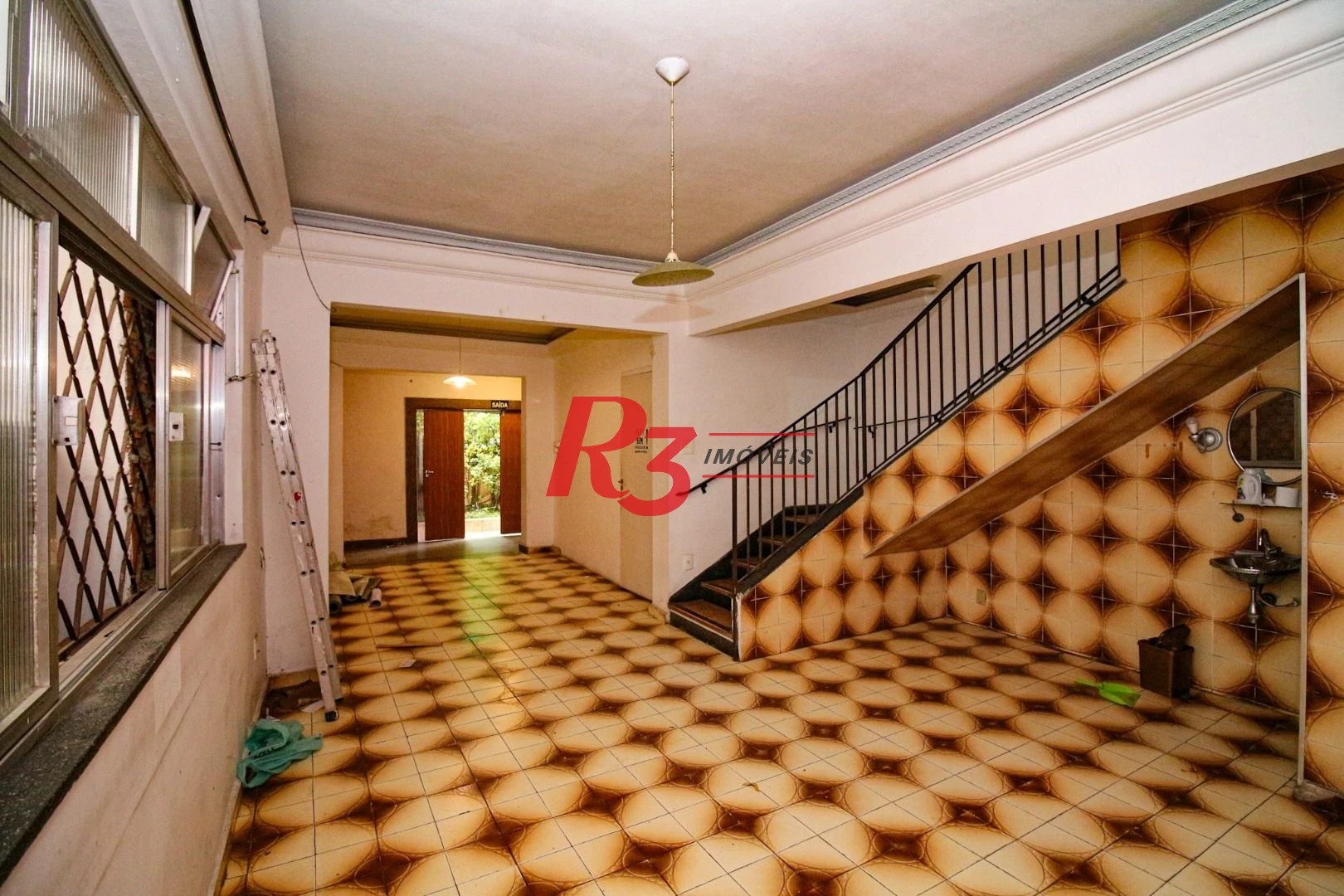 Casa com 9 dormitórios para alugar, 250 m² por R$ 15.890,00/mês - Encruzilhada - Santos/SP