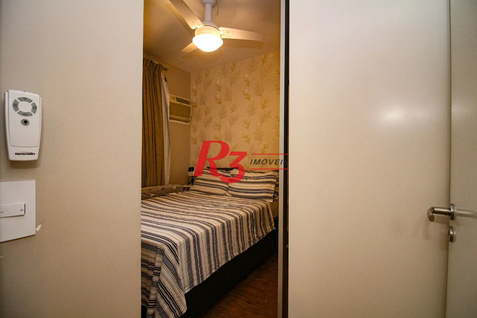 Apartamento com 2 dormitórios à venda, 43 m² por R$ 280.000,00 - Castelo - Santos/SP