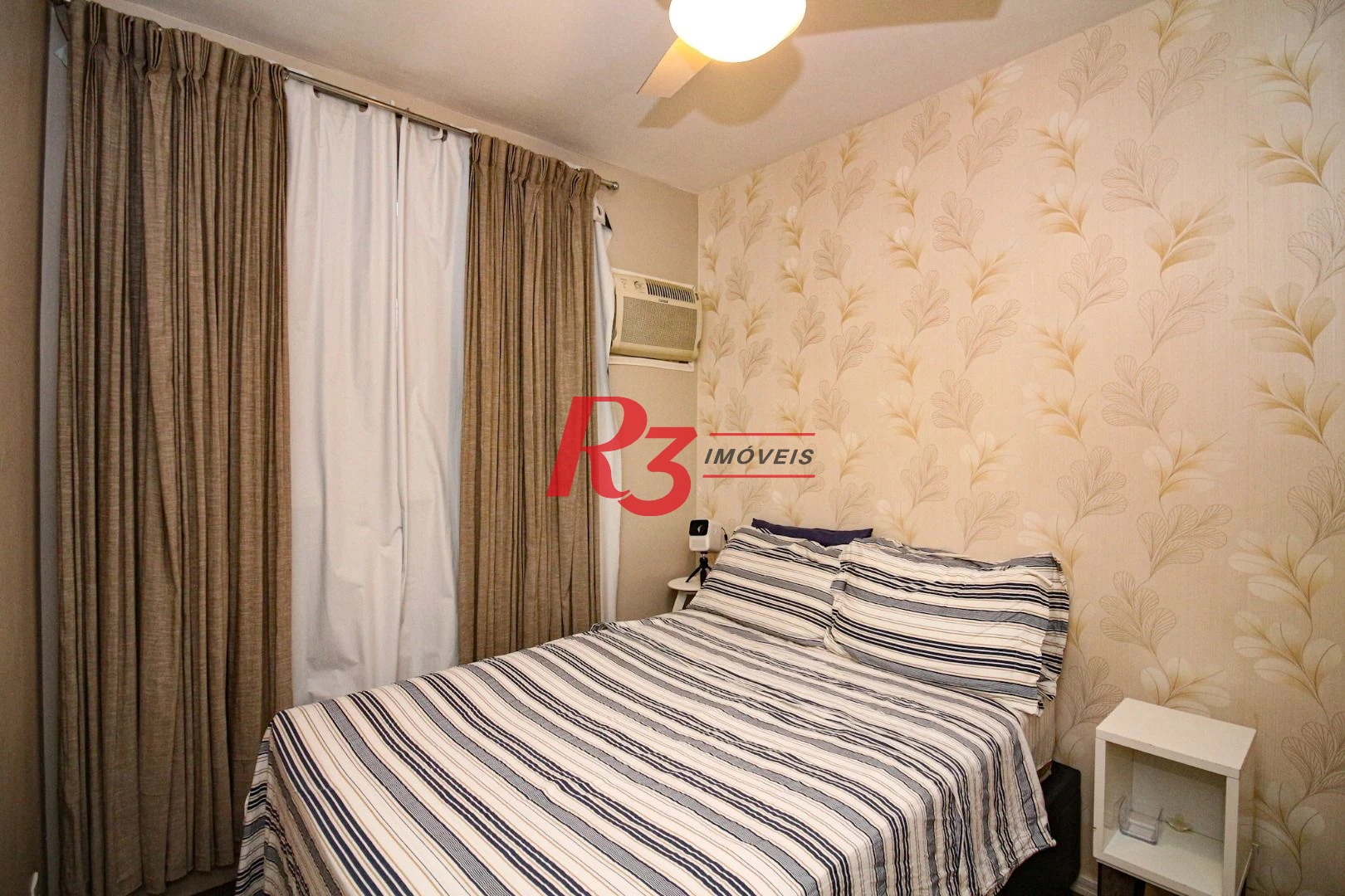Apartamento com 2 dormitórios à venda, 43 m² por R$ 280.000,00 - Castelo - Santos/SP