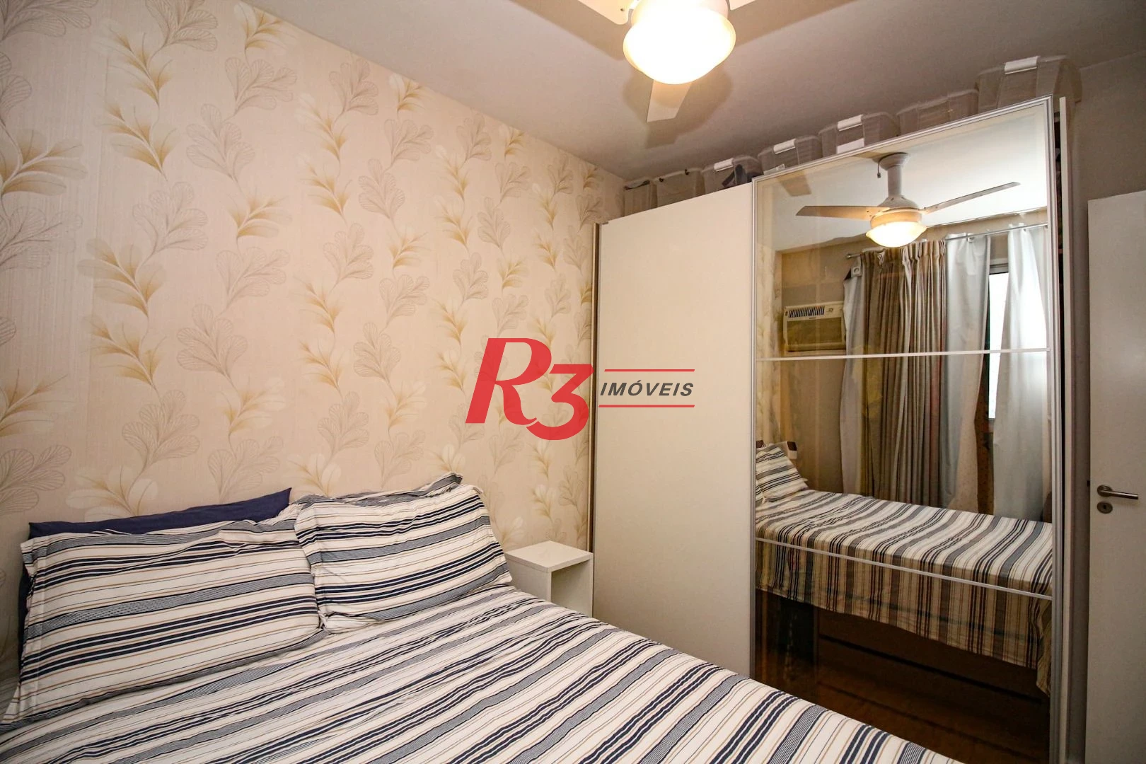 Apartamento com 2 dormitórios à venda, 43 m² por R$ 280.000,00 - Castelo - Santos/SP