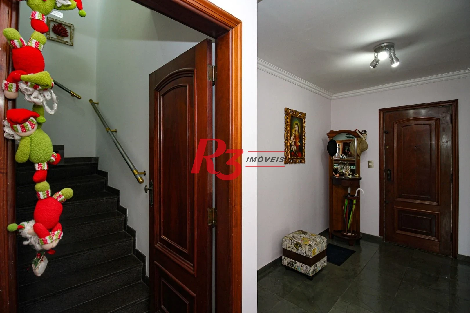 Cobertura com 4 dormitórios à venda, 970 m² por R$ 8.500.000,00 - Gonzaga - Santos/SP