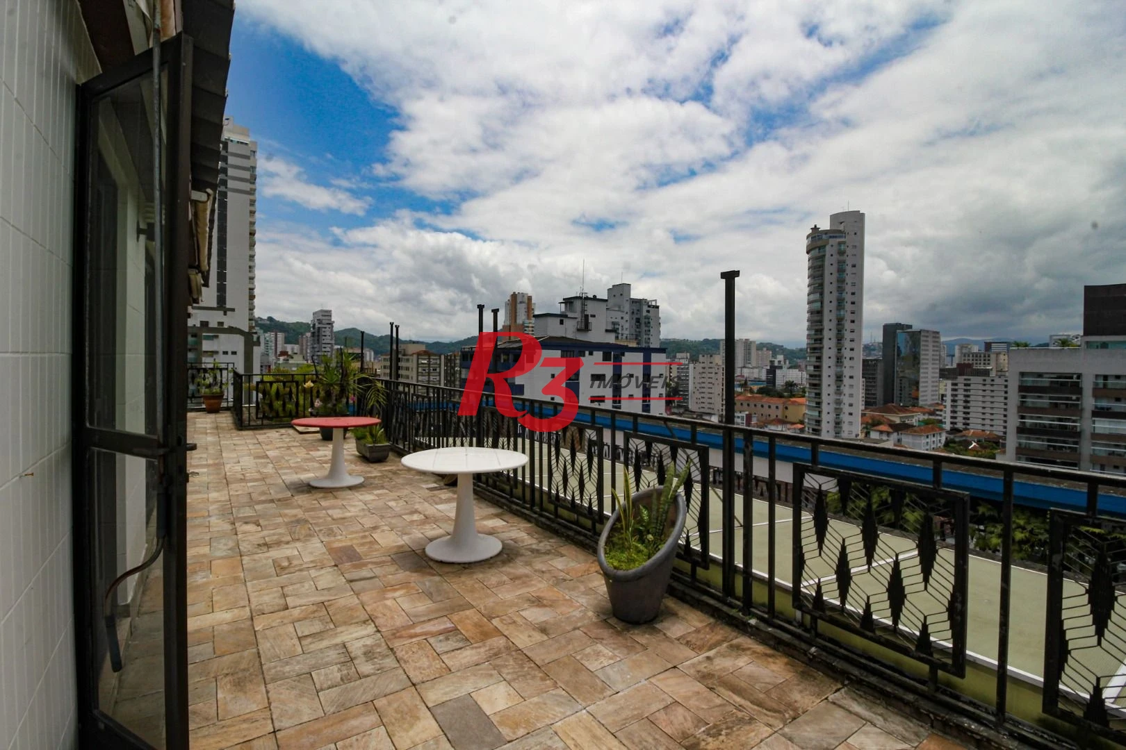 Cobertura com 4 dormitórios à venda, 970 m² por R$ 8.500.000,00 - Gonzaga - Santos/SP