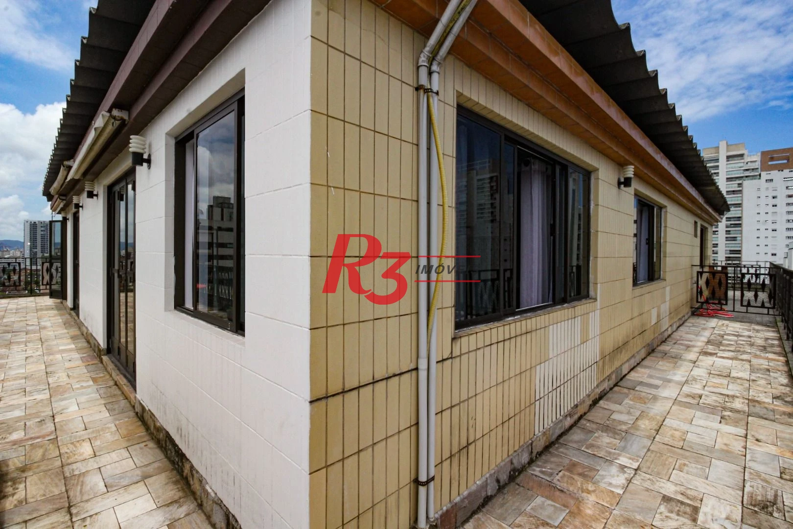 Cobertura com 4 dormitórios à venda, 970 m² por R$ 8.500.000,00 - Gonzaga - Santos/SP
