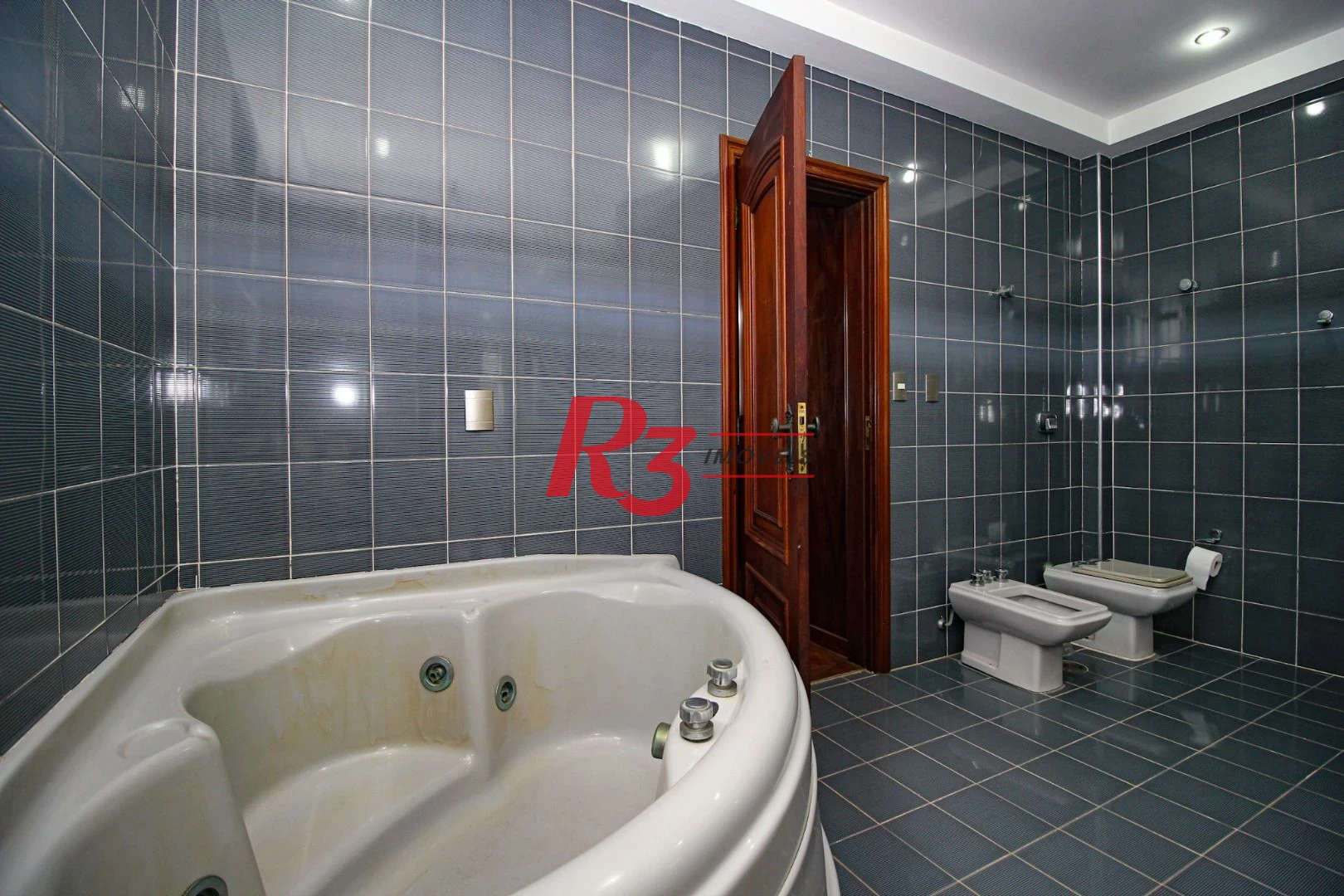 Cobertura com 4 dormitórios à venda, 970 m² por R$ 8.500.000,00 - Gonzaga - Santos/SP