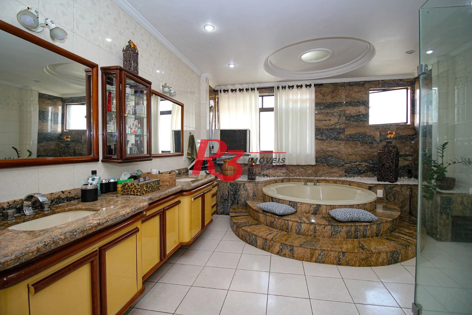 Cobertura com 4 dormitórios à venda, 970 m² por R$ 8.500.000,00 - Gonzaga - Santos/SP