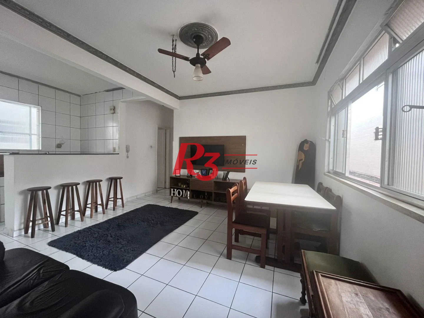Apartamento com 2 dormitórios à venda, 75 m² por R$ 400.000,00 - Gonzaga - Santos/SP