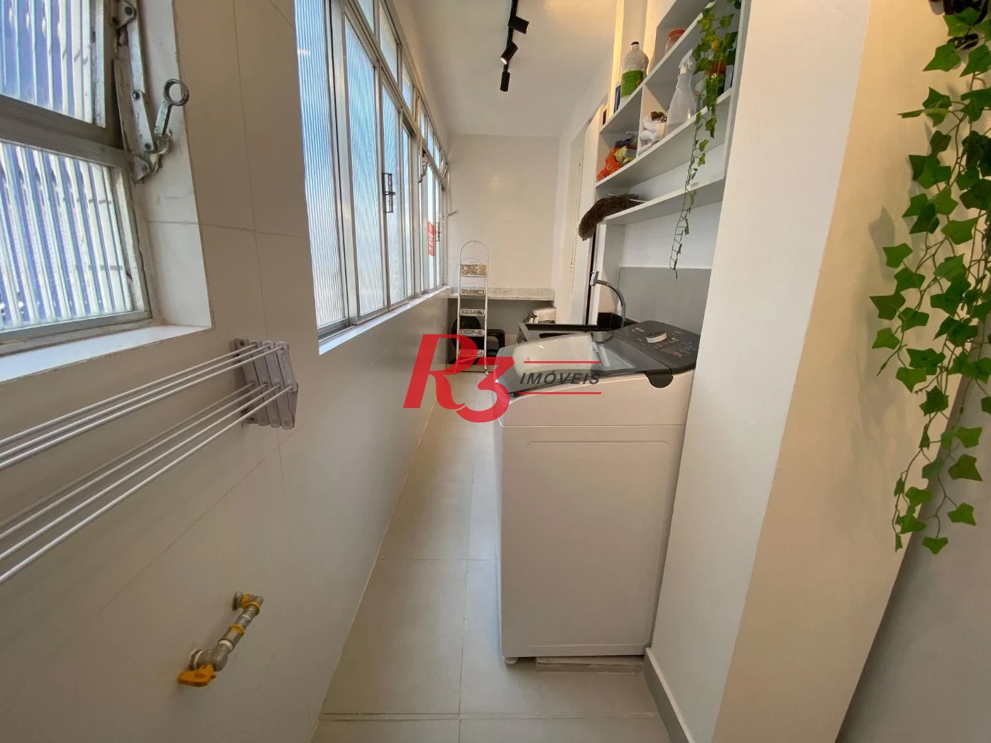 Kitnet com 1 dormitório, 37 m² - venda por R$ 350.000,00 ou aluguel por R$ 3.369,92/mês - Centro - São Vicente/SP