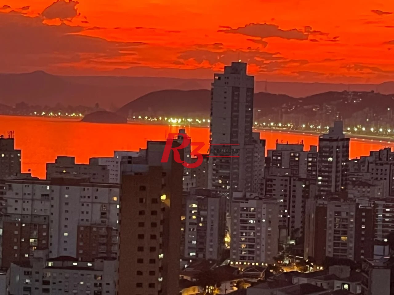Apartamento com 3 dormitórios à venda, 199 m² por R$ 2.765.000,00 - Ponta da Praia - Santos/SP
