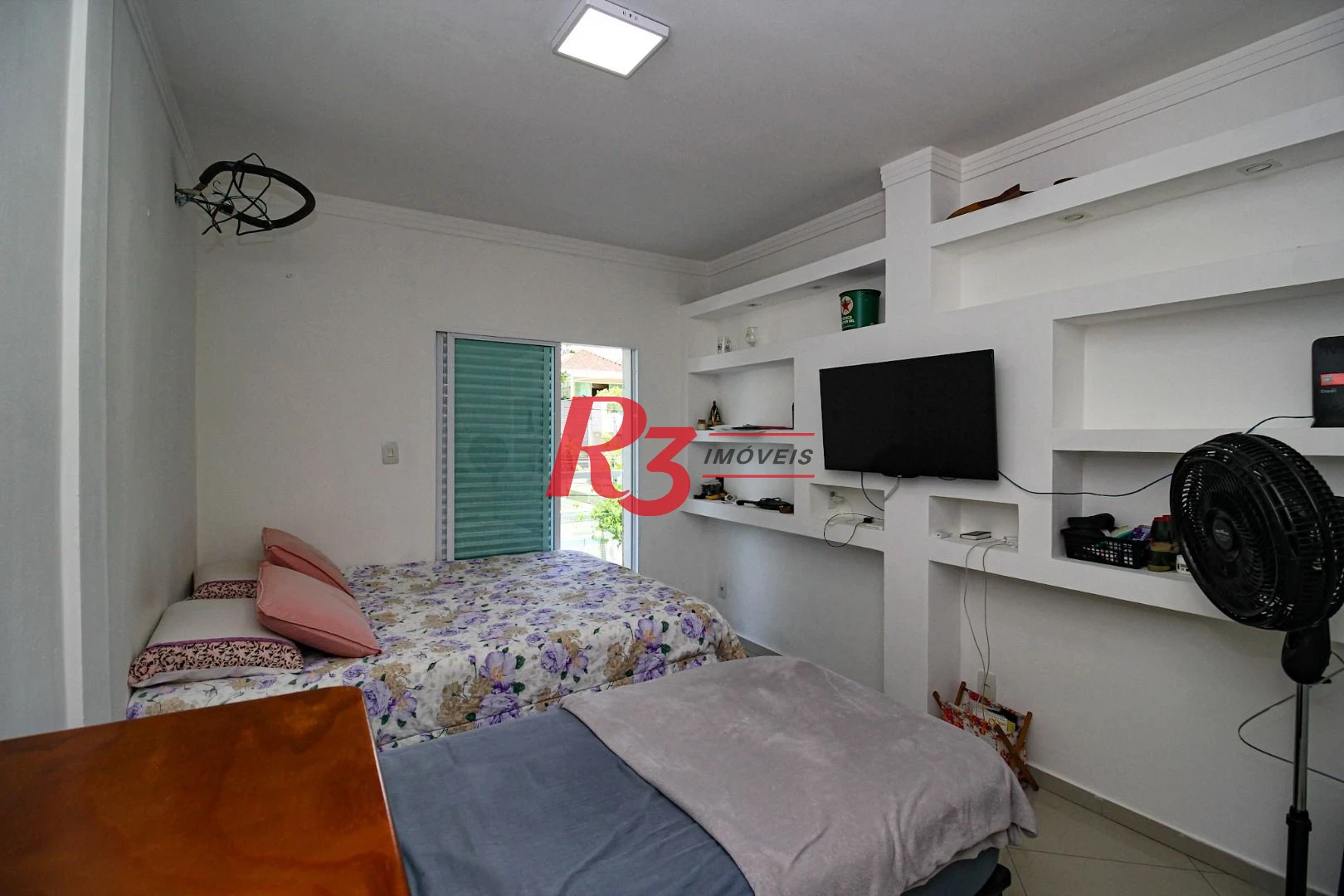 Sobrado com 3 dormitórios à venda, 250 m² por R$ 1.400.000,00 - Campo Grande - Santos/SP