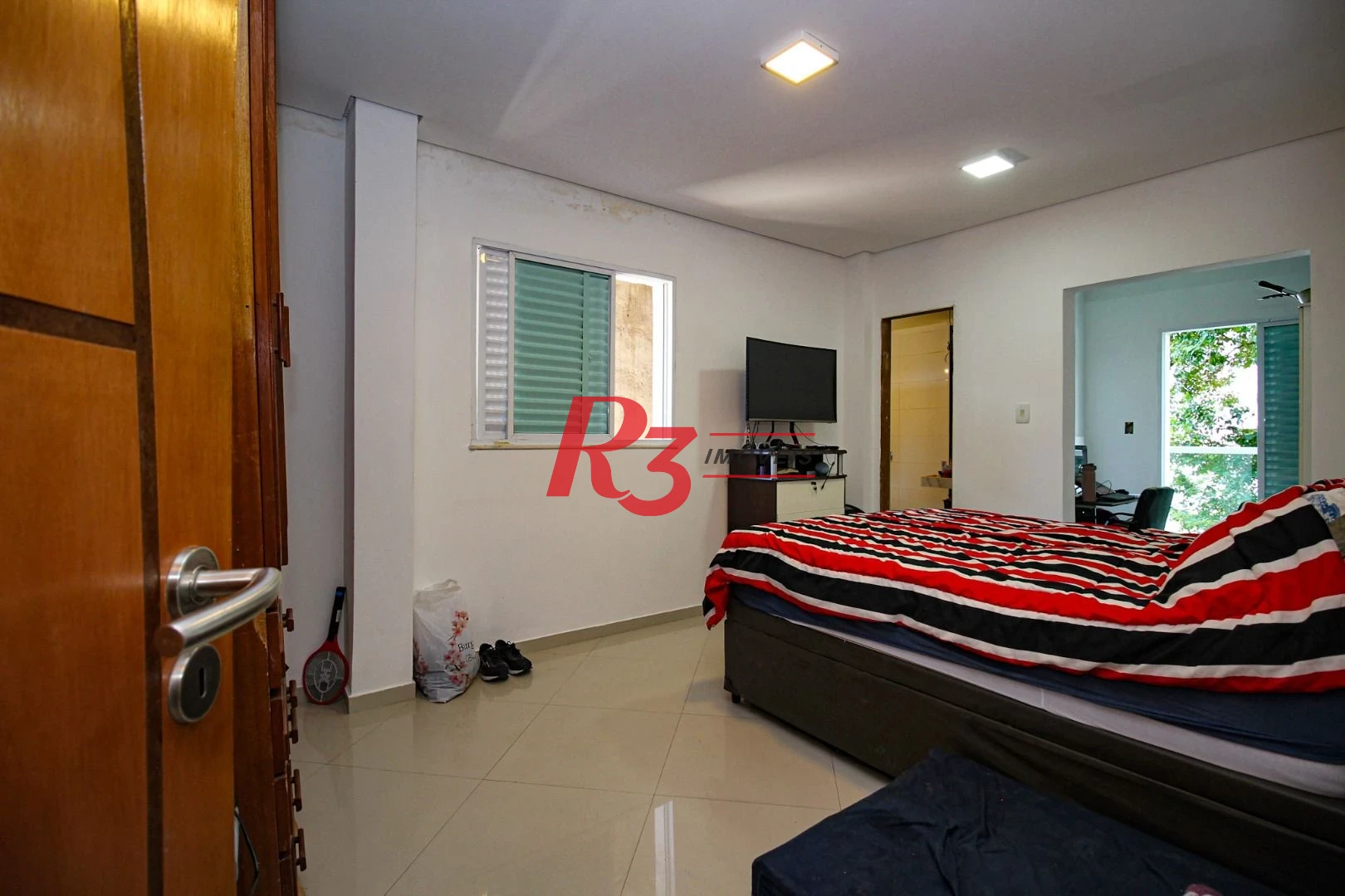 Sobrado com 3 dormitórios à venda, 250 m² por R$ 1.400.000,00 - Campo Grande - Santos/SP