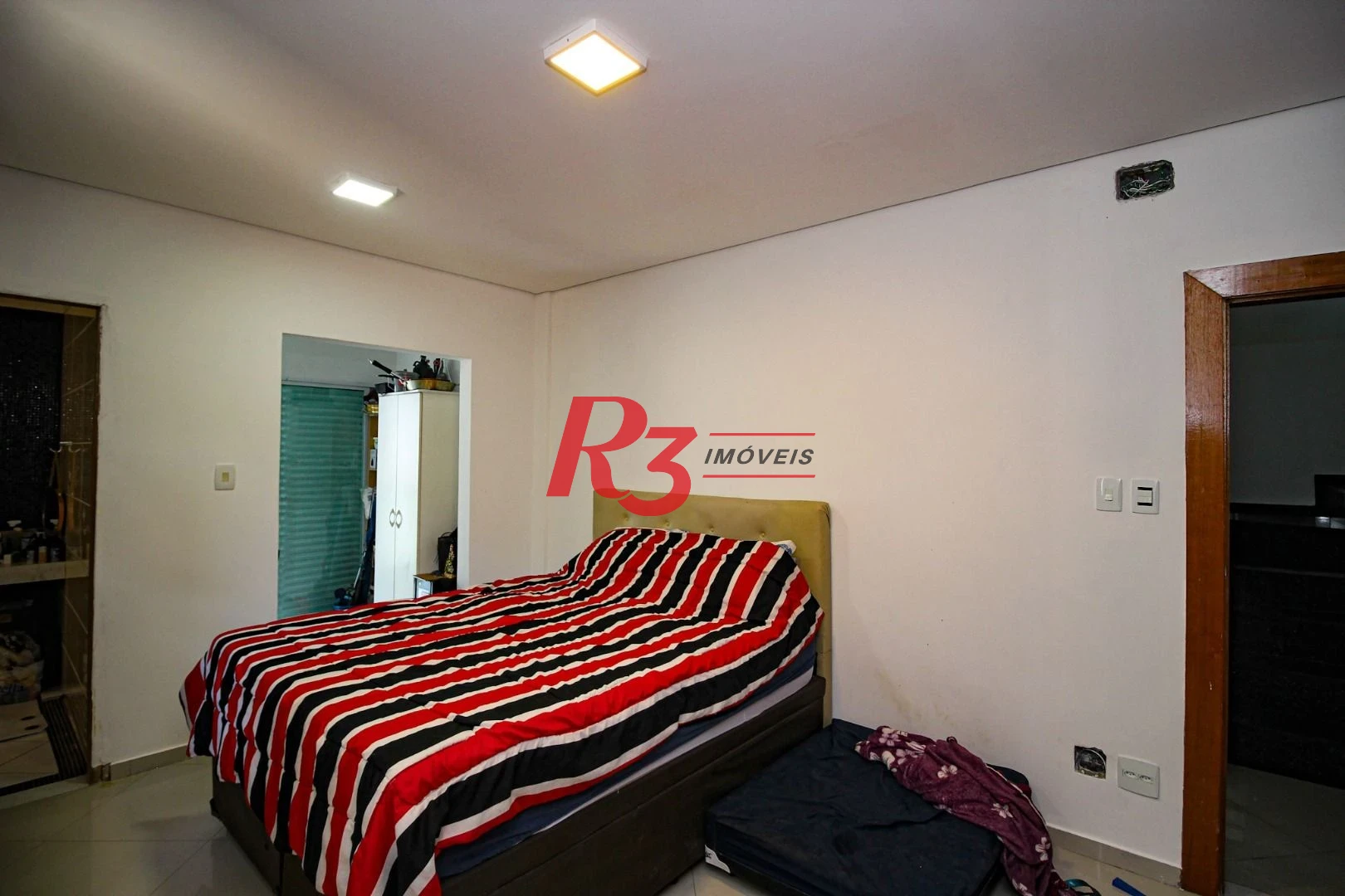 Sobrado com 3 dormitórios à venda, 250 m² por R$ 1.400.000,00 - Campo Grande - Santos/SP