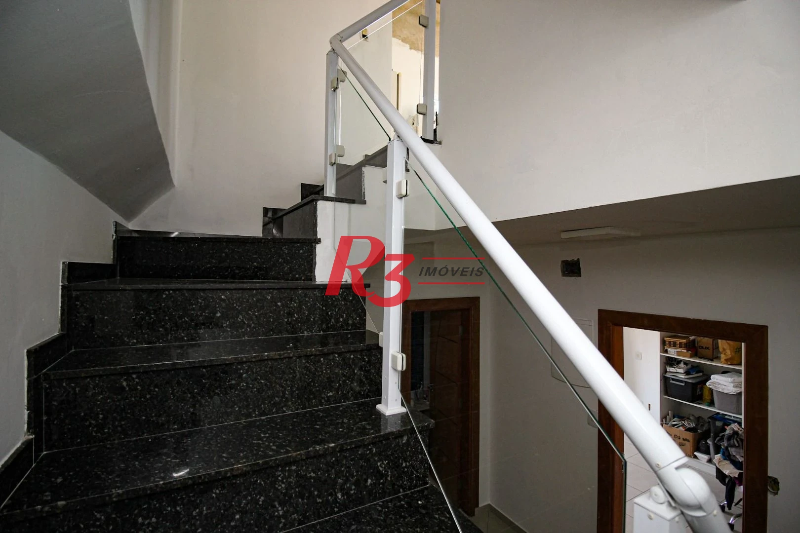 Sobrado com 3 dormitórios à venda, 250 m² por R$ 1.400.000,00 - Campo Grande - Santos/SP