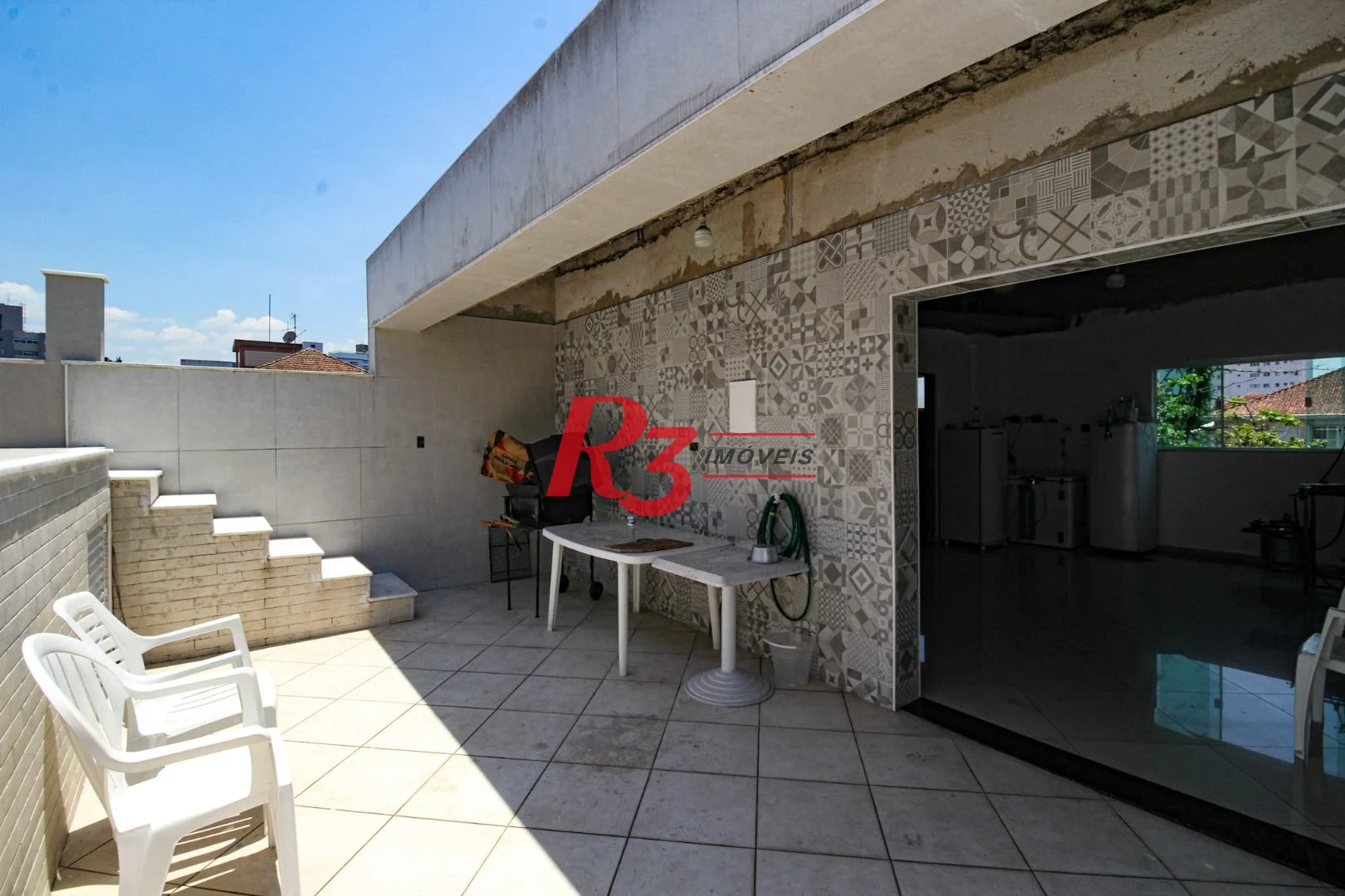 Sobrado com 3 dormitórios à venda, 250 m² por R$ 1.400.000,00 - Campo Grande - Santos/SP