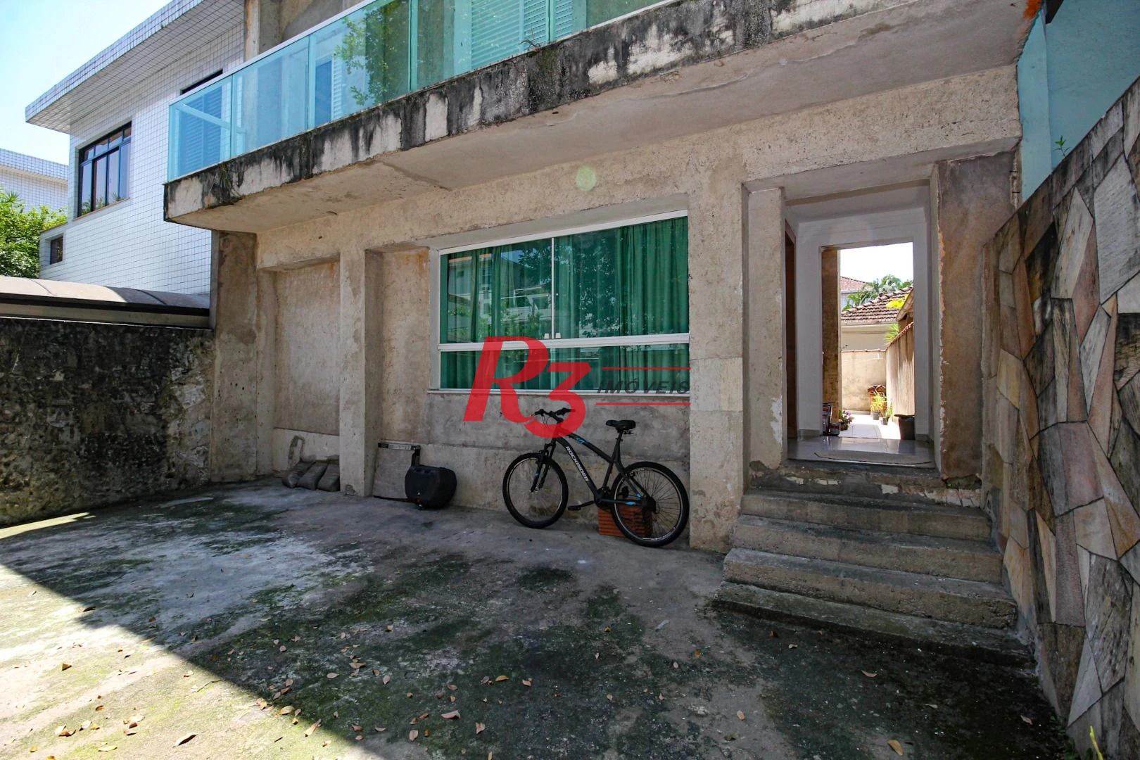 Sobrado com 3 dormitórios à venda, 250 m² por R$ 1.400.000,00 - Campo Grande - Santos/SP