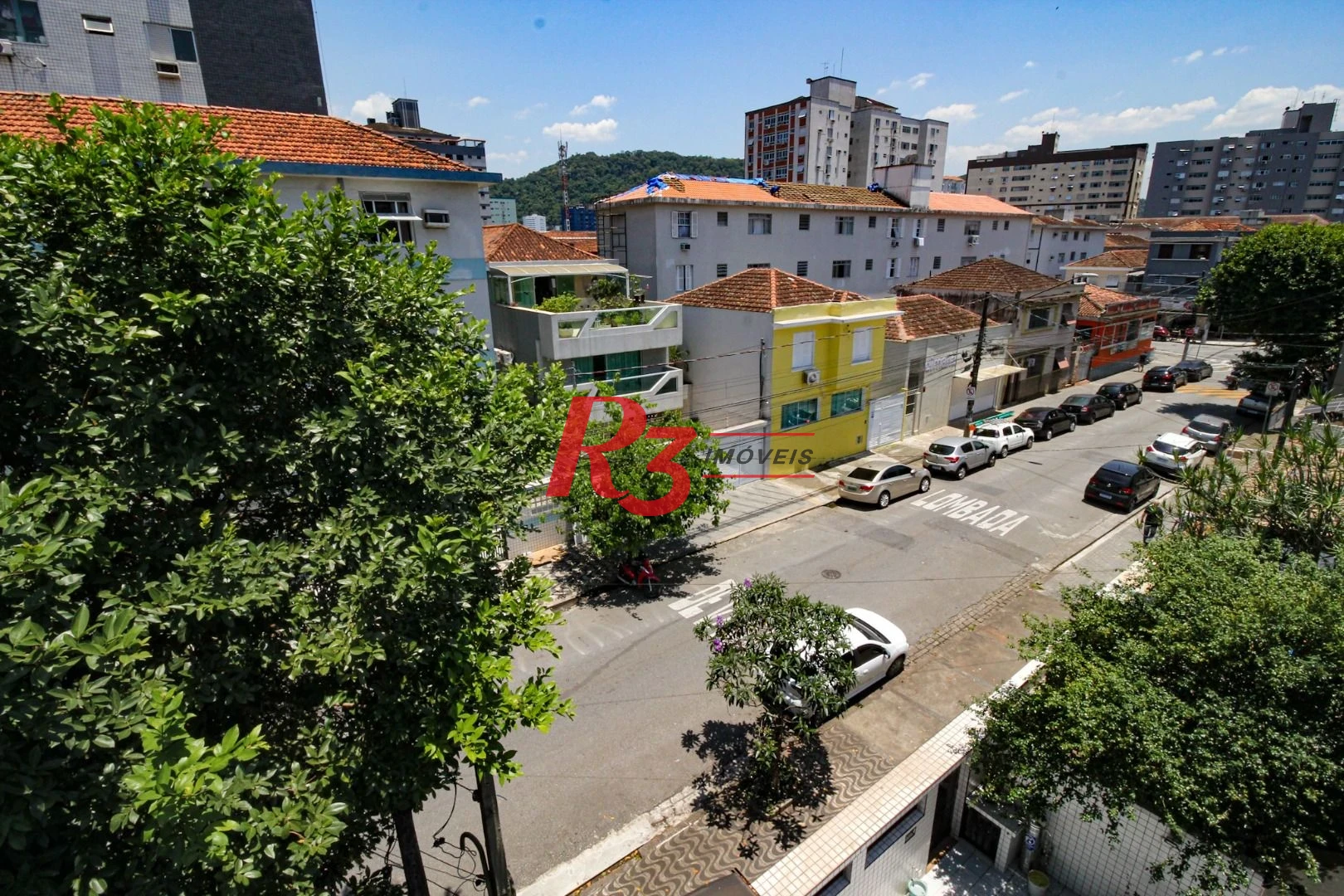 Sobrado com 3 dormitórios à venda, 250 m² por R$ 1.400.000,00 - Campo Grande - Santos/SP